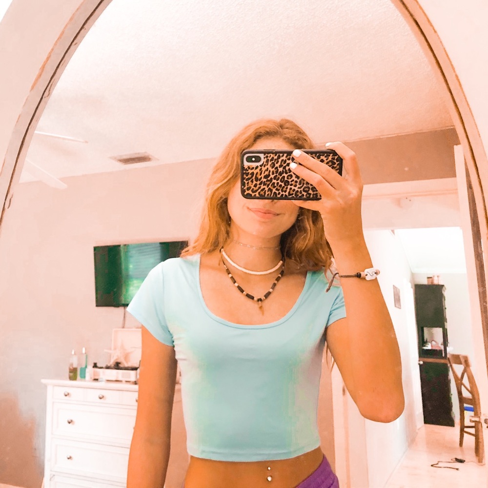 silky & sheer light blue tee🤍